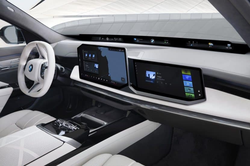 You Can't Buy The BMW 7 Series LCI Without A Passenger Screen