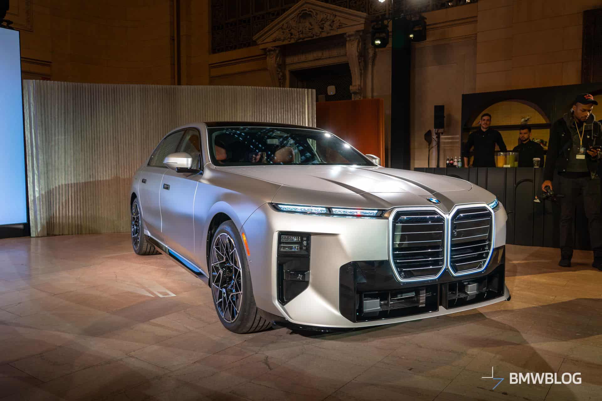 2027 BMW 7 SERIES PHOTOS 03