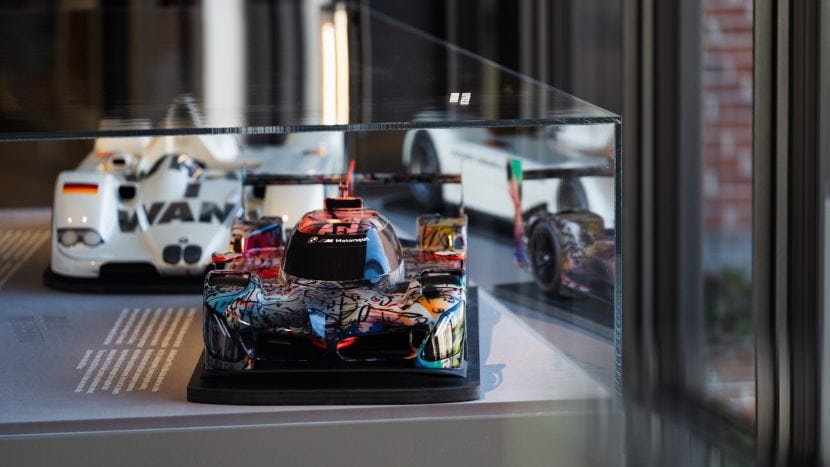 P90635684 HIGHRES BMW ART CAR WORLD TO (CUSTOM)