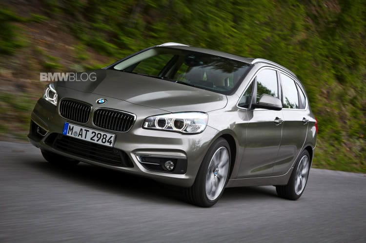 225i-active-tourer-25