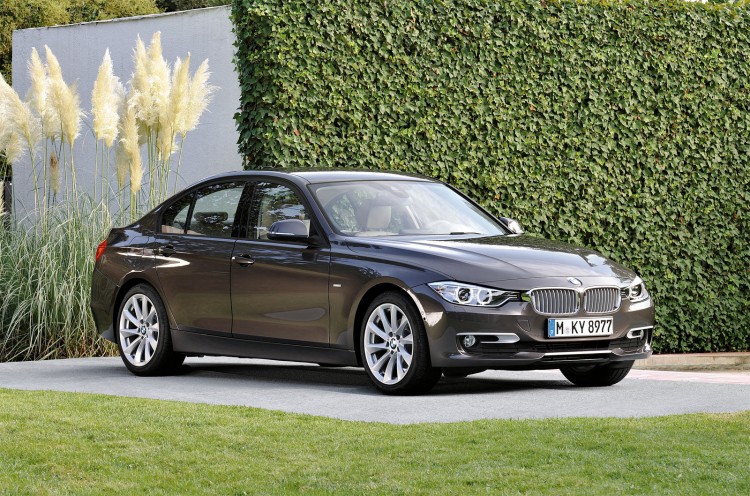 The new BMW 3 Series Sedan, Modern Line (10/2011) The new BMW 3 Series Sedan, Modern Line (10/2011)