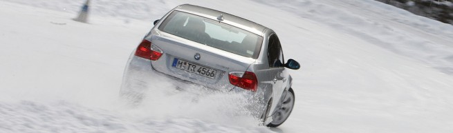 330i-drift-through-snow