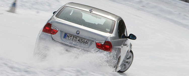 Video: BMW M3 with winter tires vs SUV with summer tires