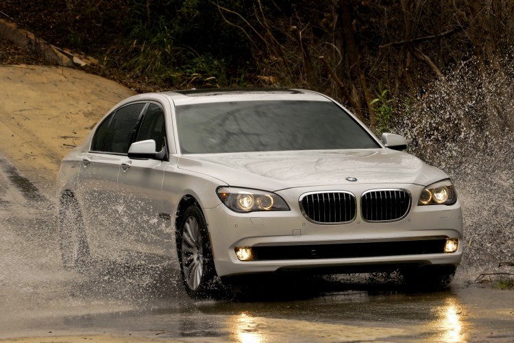 Video: 2013 BMW 740Li with xDrive