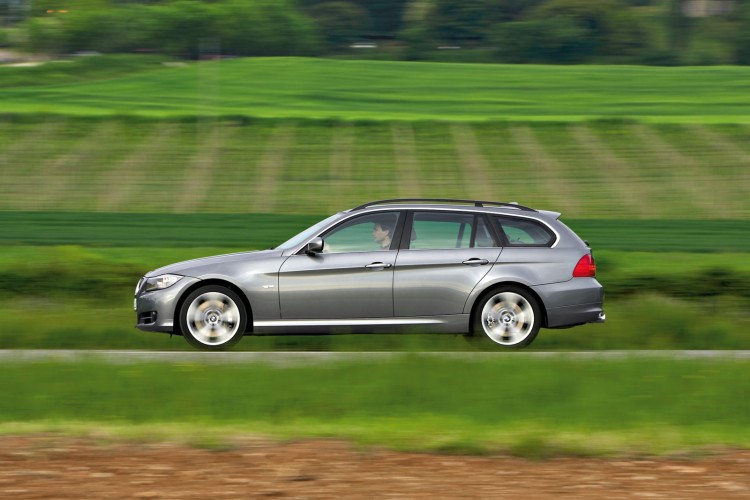 The new BMW 320d Touring EfficientDynamics Edition: More space, less CO2