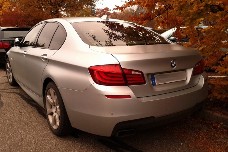 BMW 550i in Frozen Silver