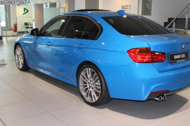 BMW-Individual-Pure-Blue-330d-F30-M-Sportpaket-3er-blau-02