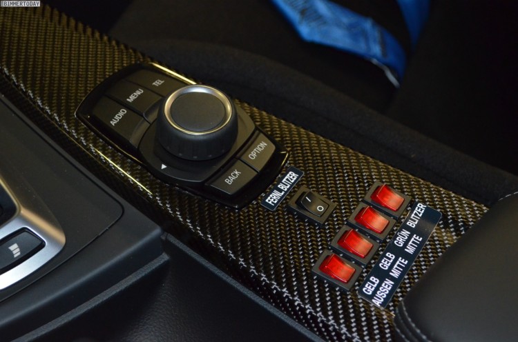 BMW-M4-DTM-Safety-Car-2014-F82-Details-Interieur-06