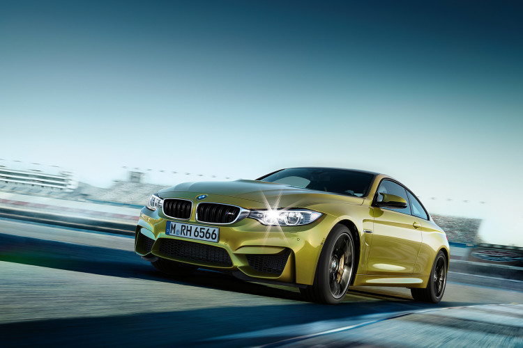 BMW M4 F82 With 650 HP Drag Races Dodge Hellcat With 707 HP