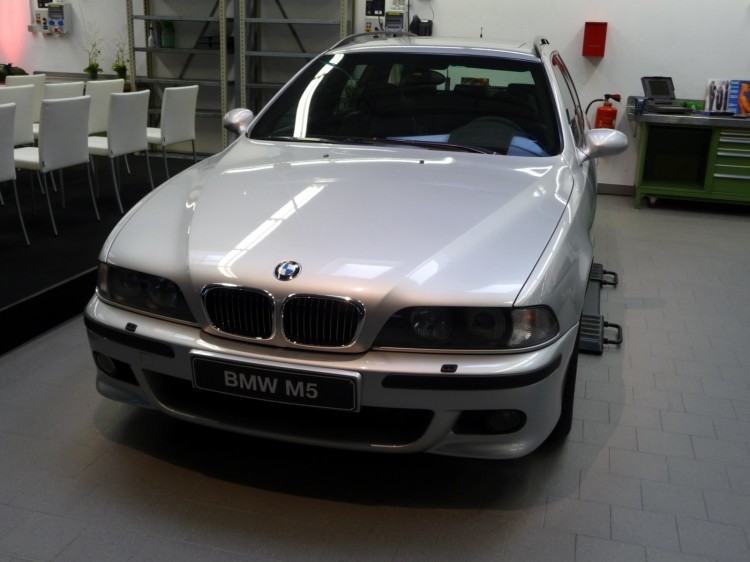 BMW-M5-E39-Touring-03