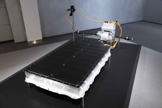 BMW-Project-i-Megacity-Vehicle-Fahrzeugunterbau-Batteriepaket BMW-Project-i-Megacity-Vehicle-Fahrzeugunterbau-Batteriepaket
