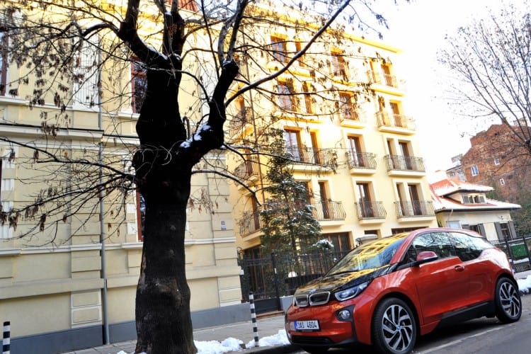 BMW i3 crowned UK Car of the Year 2014