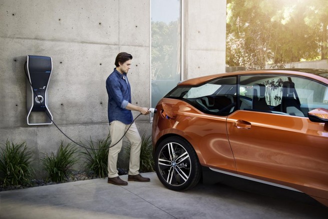 BMW-i3-Concept-Coupe-charging