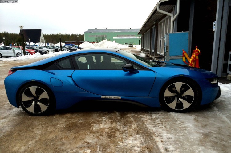 BMW-i8-Protonic-Blue-blau-Plug-in-Hybrid-Sportwagen-03