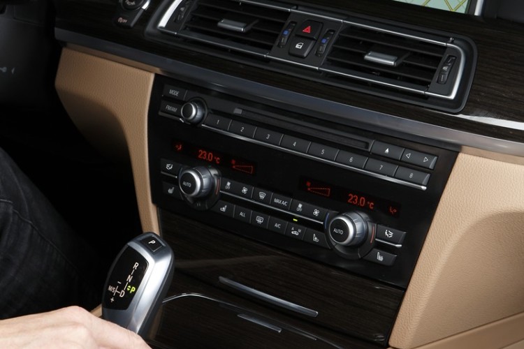 Introducing The BMW iDrive Touch Controller