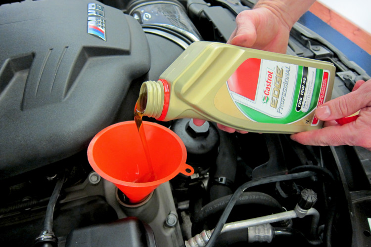 How To Change The Oil In Your BMW M3 – Castrol EDGE TWS 10W/60