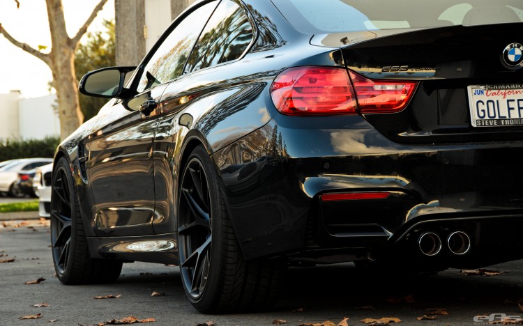 Black Sapphire BMW M4