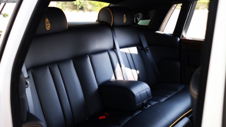 Burj-Al-Arab-Rolls-Royce-Phantom-Series-II-2015-08