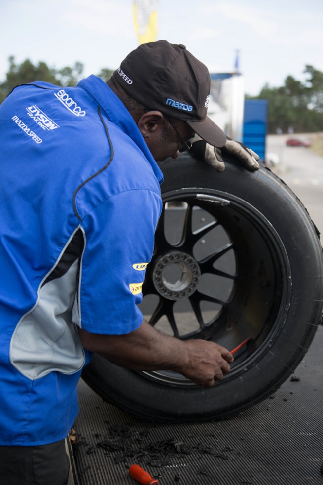 Dunlop Motorsport - Michael Blaskivich - BMWBLOG-5