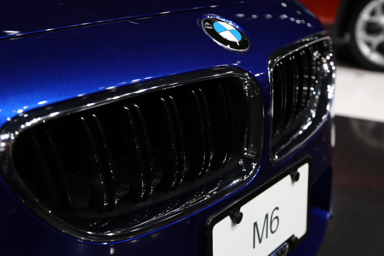 NYIAS 2012: San Marino Blue BMW M6 Cabriolet Photo Gallery