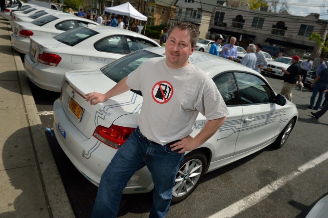"The biggest electric car meet-up in New Jersey's history"
Sponsored by the N.J. Electric Auto Association and Nauna's Bella Casa Ristorante of Montclair.