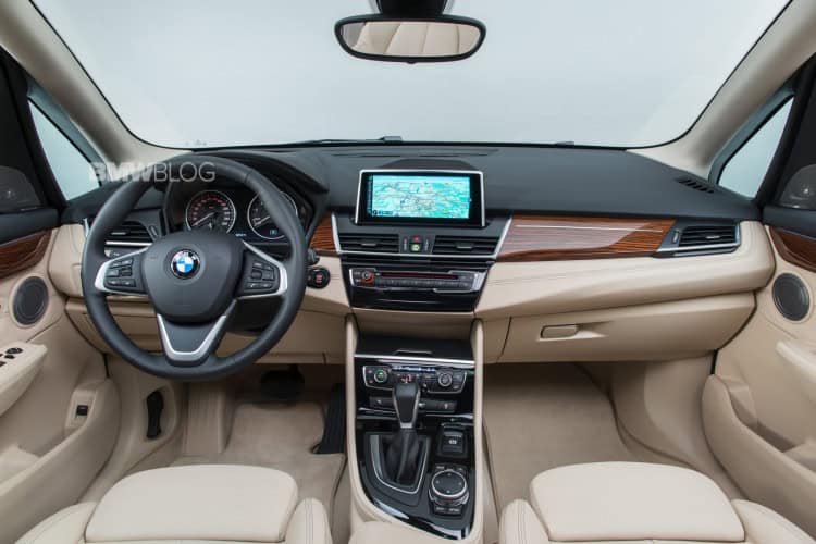 bmw-2-series-active-tour-interior-8