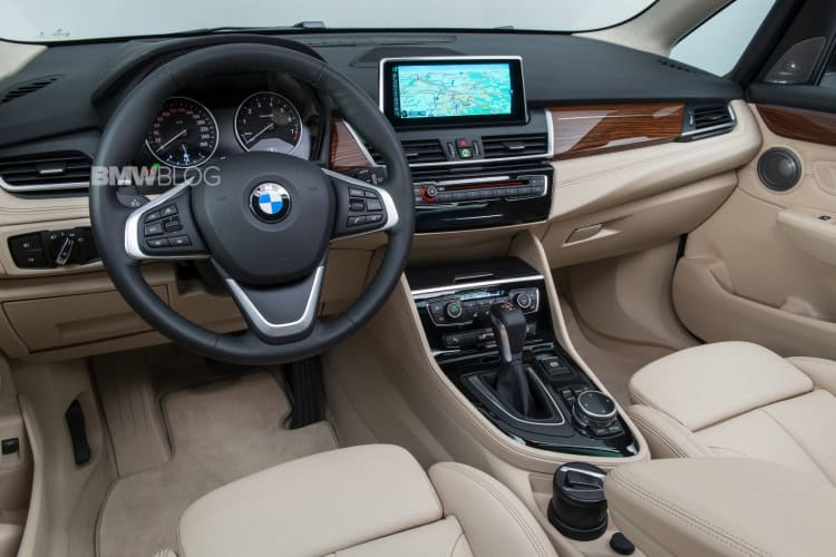 bmw-2-series-active-tour-interior-9