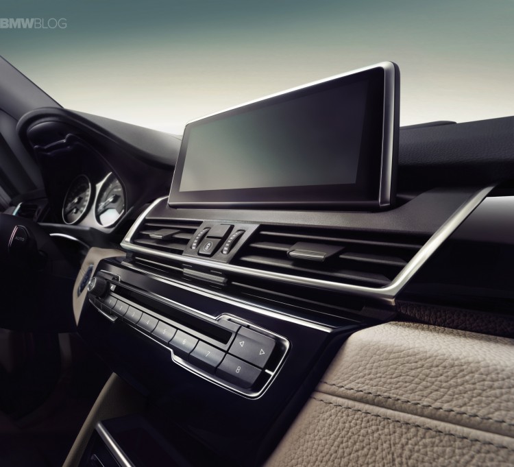 bmw-2-series-gran-tourer-interior-images-24