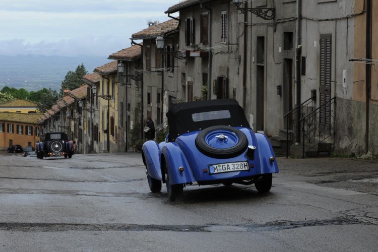 BMW 328 Touring Coupé wins the 2010 Mille Miglia
