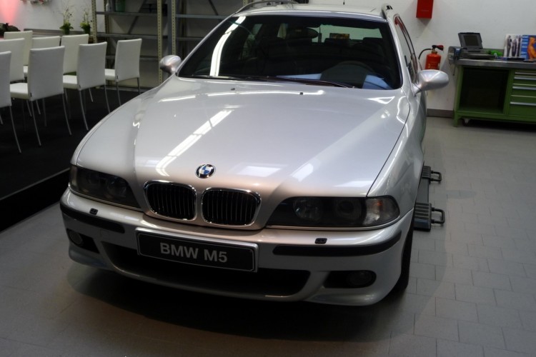 Photos: BMW M5 Touring E39