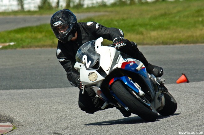 bmw-s1000rr-race-track-1