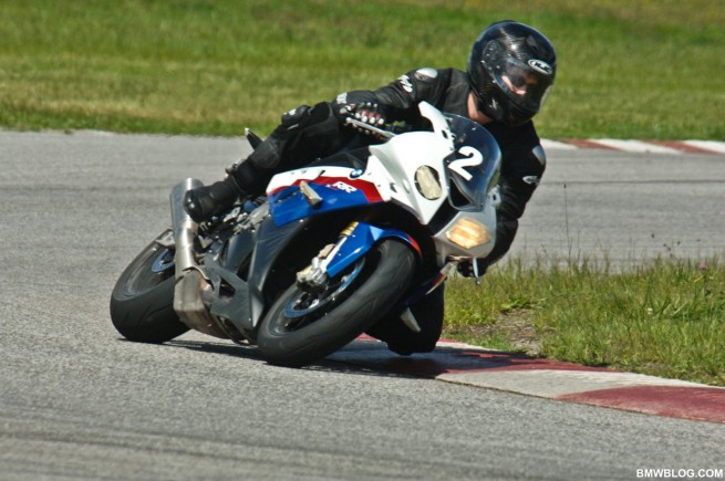 bmw-s1000rr-race-track-21