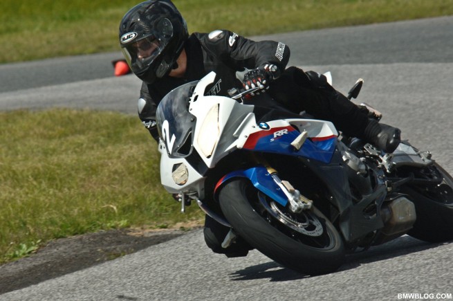 bmw-s1000rr-race-track-23