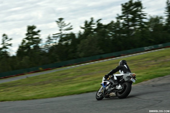 bmw-s1000rr-race-track-5