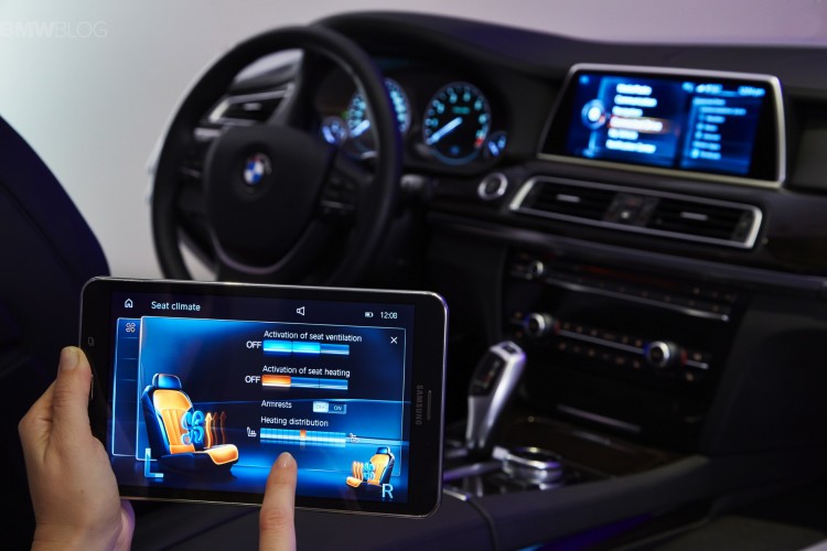 BMW introduces the Touch Command feature using a Samsung tablet