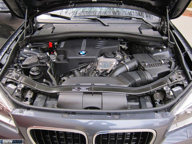 bmw-x1-xdrive28i-engine