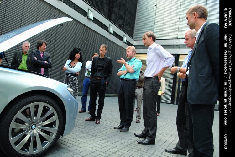 Chris Bangle writes book and launches contest