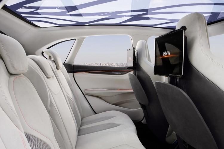 World Premiere: BMW Concept Active Tourer