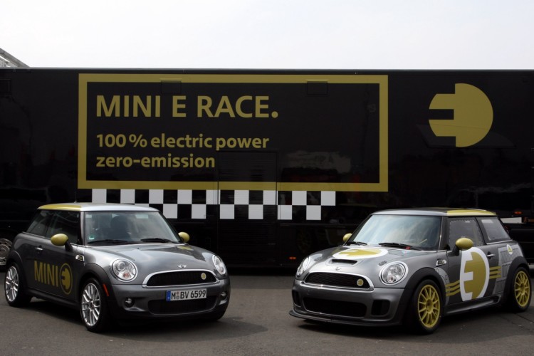 Modified race-spec MINI E completes a lap of the legendary 20.8 km “Green Hell
