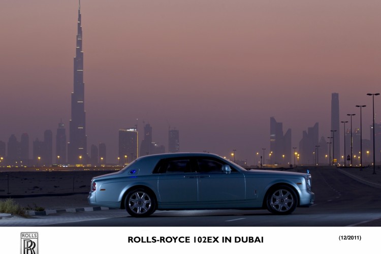 Current Rolls-Royce Phantom could be electrified by 2022