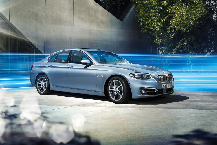 2013 BMW ActiveHybrid 5 Facelift: Photos and Videos